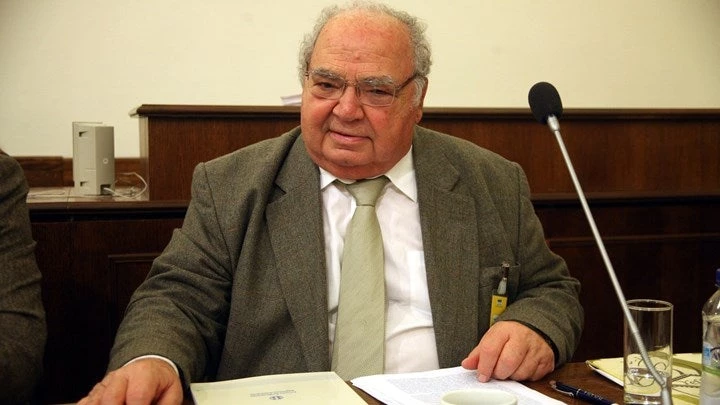 Καταγγελία-σοκ του Λ. Ρακιντζή για τα αυθαίρετα του Σχινιά: «Η Βουλή ψήφισε να μην κατεδαφιστούν» (ηχητικό)